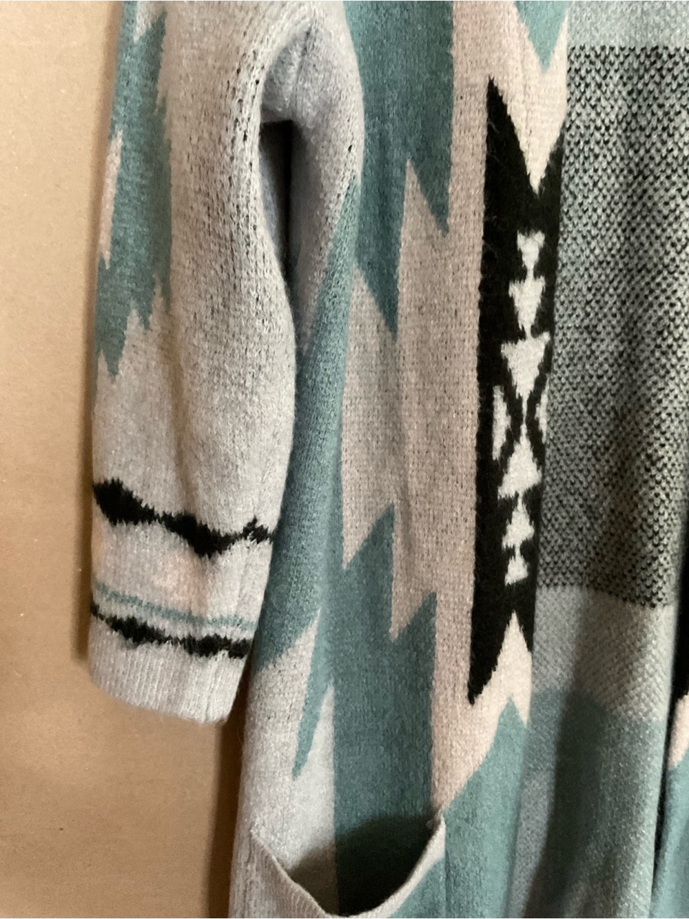 Twine & String Cozy Open-Front Aztec Cardigan. Size M. - Picture 4 of 9